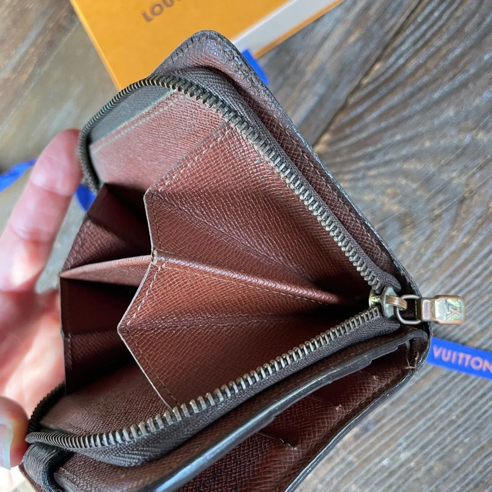 Louis Vuitton vintage zipper‎ monogram bifold wallet